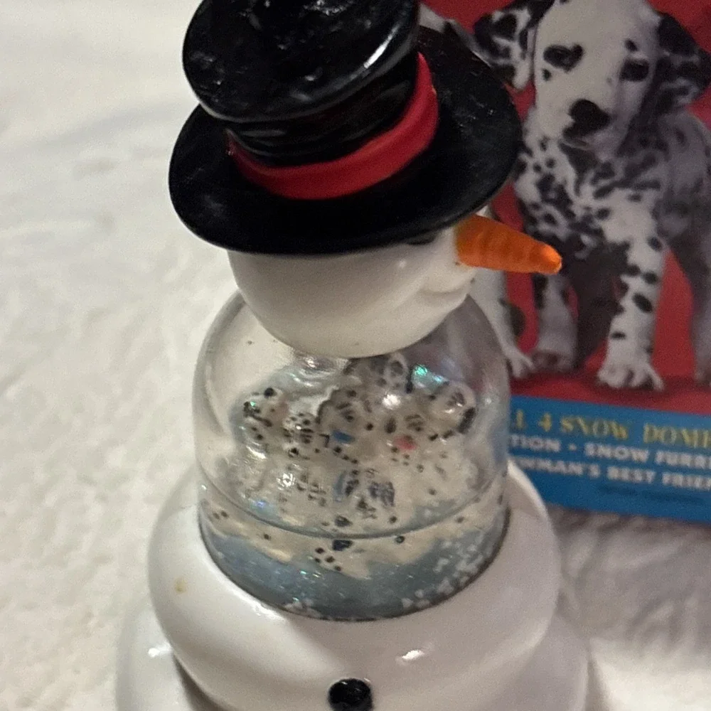 1996 Disneys 101 Dalmatians Snowman Snow Globe McDonalds Christmas Tree Ornament